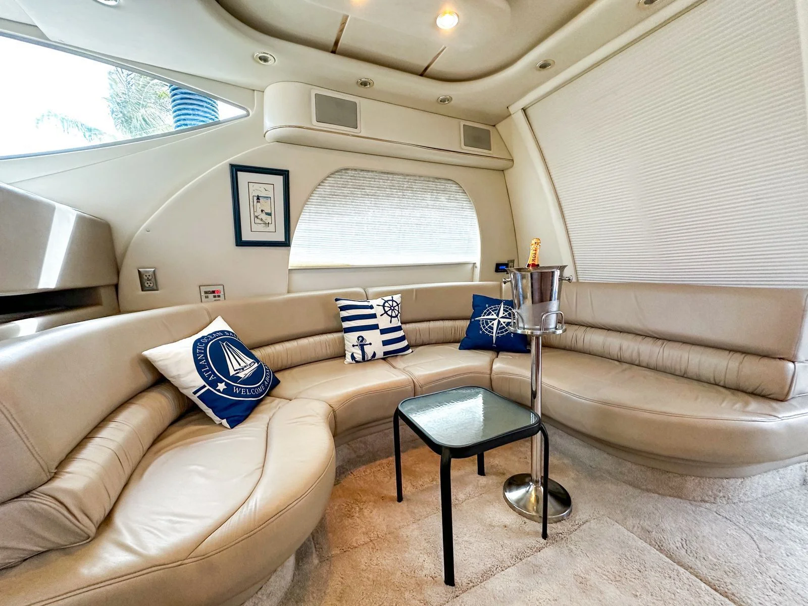 55ft Maxum master stateroom